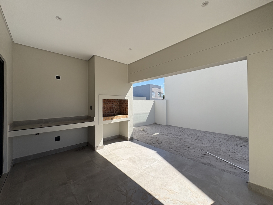 4 Bedroom Property for Sale in Sandown Western Cape